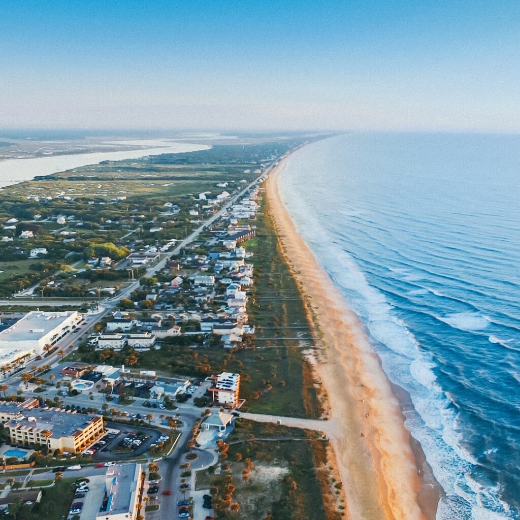 Living in Florida vs Texas in 2023 Honest Comparison Guide