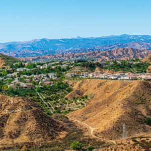 Best-Middle-Class-Neighborhoods-in-Los-Angeles-to-Live-In-Santa-Clarita
