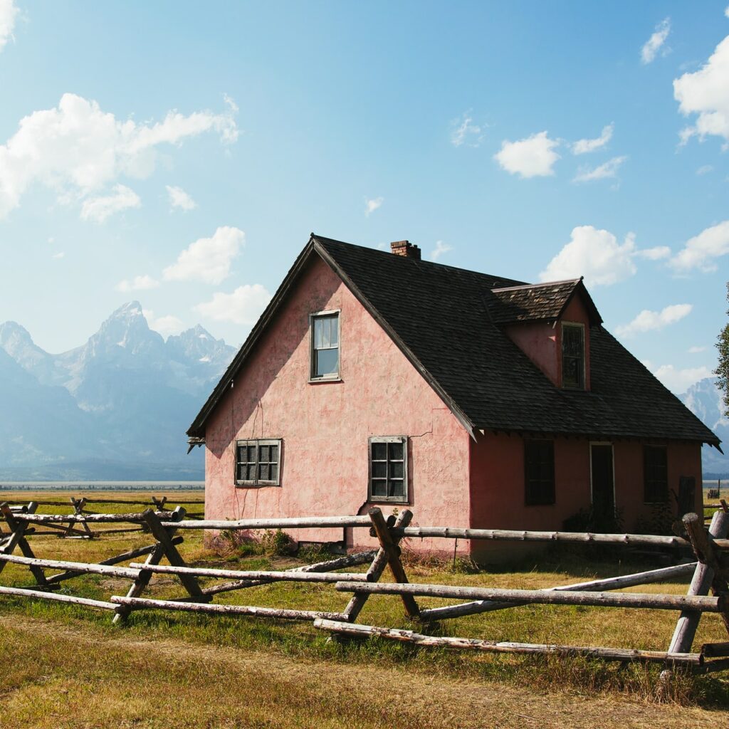 Is Wyoming a Good Place to Live in 2023? 8 Pros and Cons of Living in