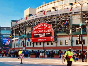 best-area-to-stay-in-Chicago-without-a-car-Lakeview-Wrigleyville