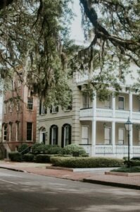 cities like savannah ga