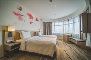 hotels with large rooms in nyc