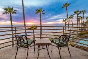 5. Pacific Terrace Hotel