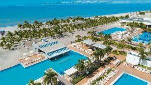 9 Hotel Riu Playa Blanca