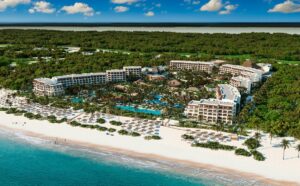 4. Secrets Playa Blanca Costa Mujeres