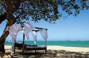 8. BlueBay Villas Doradas