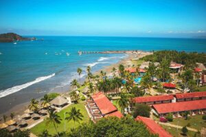 8. Qualton Club Ixtapa All Inclusive (1)