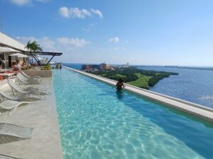 9. Hyatt Vivid Grand Island