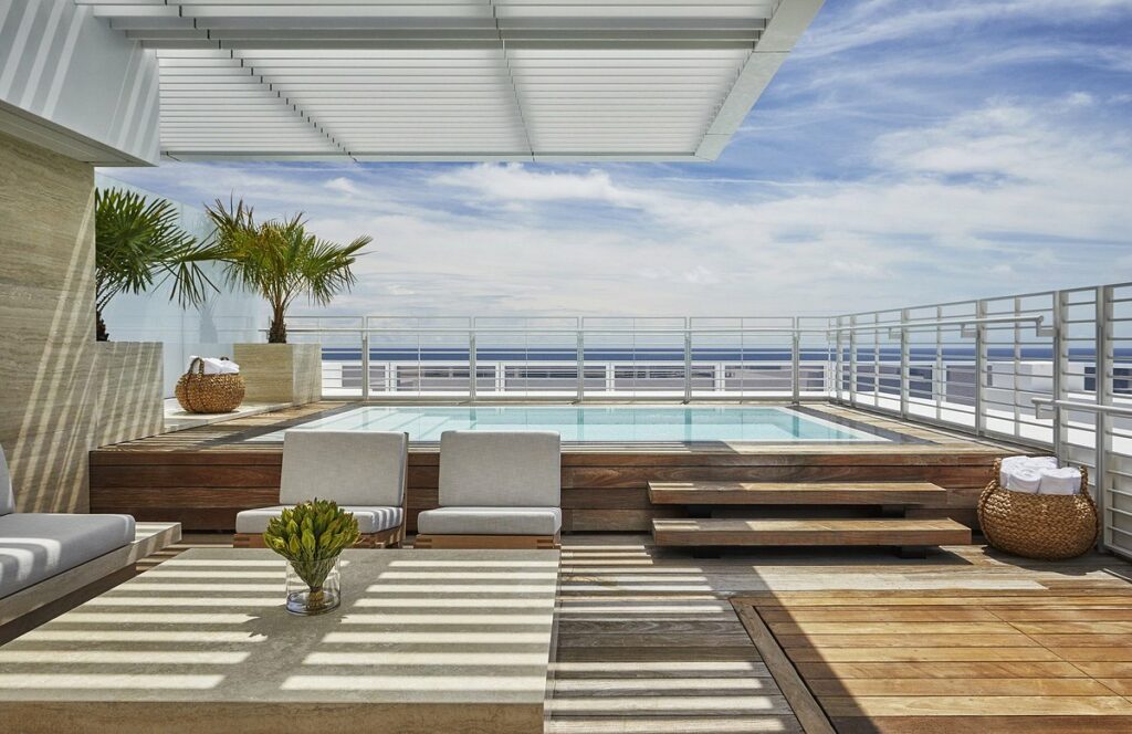 1 Four Seasons Hotel at The Surf Club