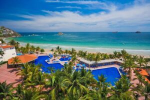 1. Barceló Ixtapa