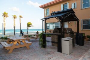6. Riptide Oceanfront Hotel & Tiki Bar