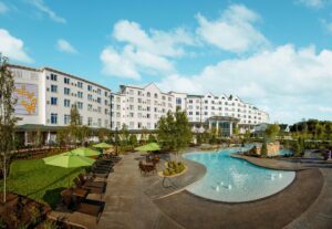 8. Dollywood's DreamMore Resort & Spa
