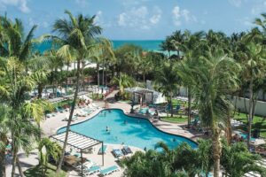 8. Hotel Riu Plaza Miami Beach