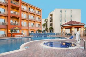 8. La Copa Inn Beach Hotel