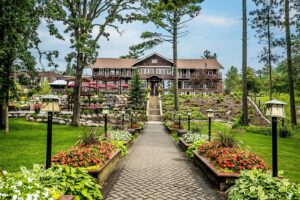 1. Grand View Lodge