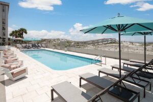 2. Beal House Fort Walton Beachfront, Tapestry Collection by Hilton
