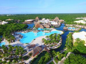 2. Grand Palladium White Sand Resort & Spa