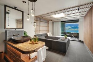 3. 1 Hotel Hanalei Bay