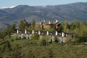 3. Sun Mountain Lodge