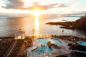 4. Oak Bay Beach Hotel