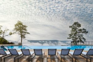 6. Cloudland at McLemore Resort Lookout Mountain, Curio by Hilton