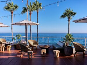 8. Casa Loma Beach Hotel