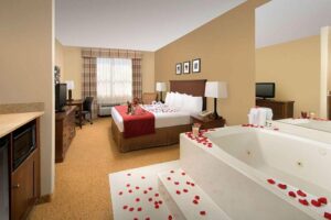 best hotels in houston with jacuzzi in room