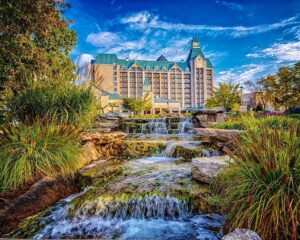 1. Chateau on the Lake Resort Spa & Convention Center