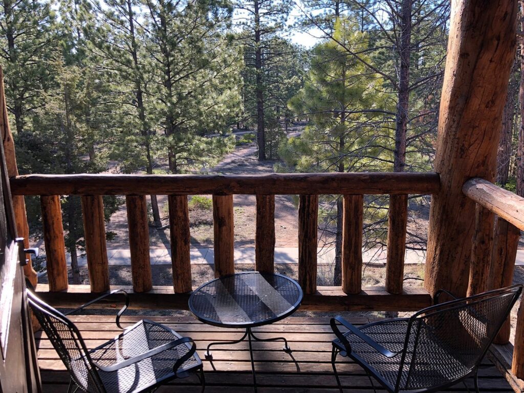 7 Best Places to Stay Near Bryce Canyon National Park - 5 Mins Away
