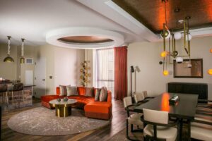 4. Bobby Hotel