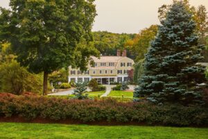4. Mayflower Inn & Spa, Auberge Resorts Collection