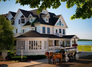 5. Hotel Iroquois