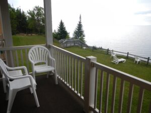 5. Magnuson Grand Hotel Lakefront Paradise