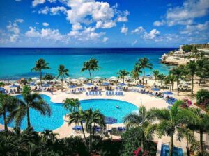 5. Royal Islander Club Resort La Plage