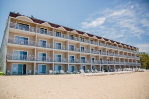 6. Bayshore Resort