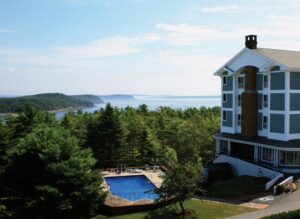 6. Bluenose Inn - Bar Harbor Hotel
