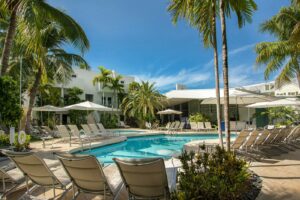 6. Santa Maria Suites Hotel