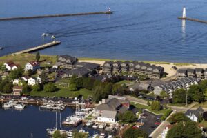 7. Harbor Lights Resort