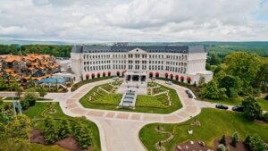 best luxury resorts in Pennsylvania