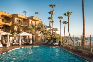 2. Pacific Terrace Hotel