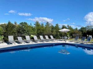 2. White Mountain Hotel & Resort