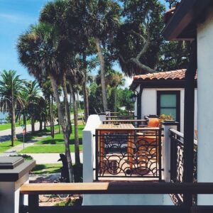 3. Black Dolphin Inn