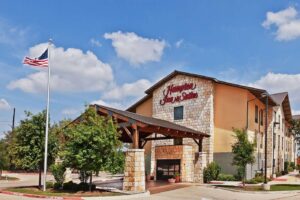 3. Hampton Inn & Suites Austin - Lakeway