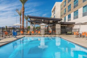 3. Holiday Inn Express & Suites Lake Havasu