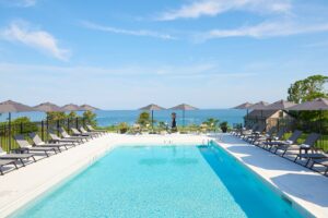 3. Hotel Moraine
