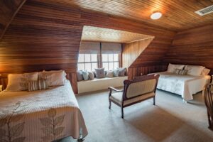 4. Night Swan Intracoastal Bed and Breakfast