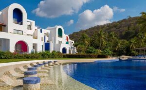 7. Camino Real Zaashila Huatulco