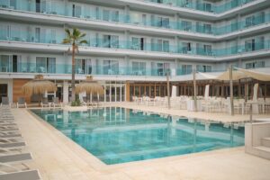 8. Bahia del Sol Hotel