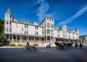 8. Lake View Hotel