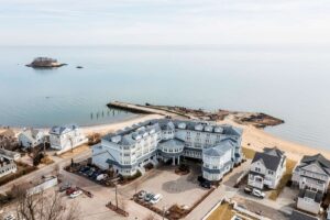 1. Madison Beach Hotel, Curio Collection By Hilton